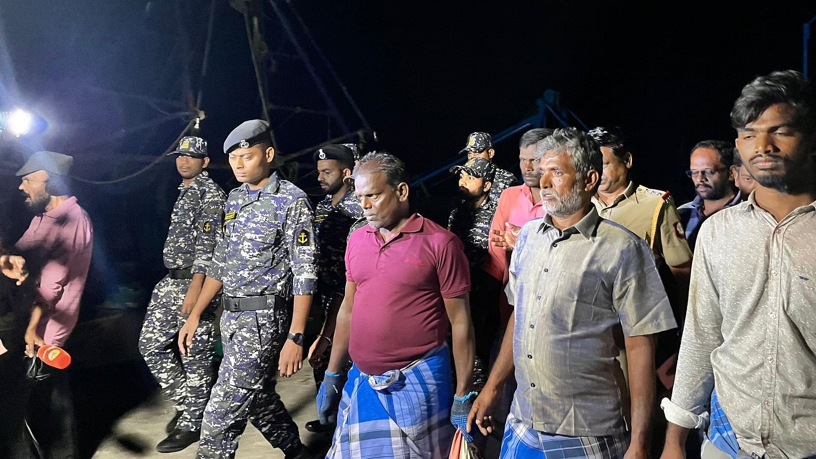 <div class="paragraphs"><p>After negotiations that went on for two days, the Sri Lankan Navy handed over Muthu Muniyandi and Mookaiah and the mortal remains of the Malaichamy to Indian Navy near the International Maritime Boundary Line (IMBL) at the wee hours of around 1 am today.</p></div>